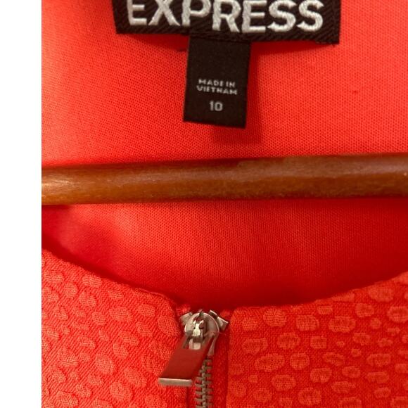 EXPRESS Coral Pebbled Sleeveless Racerback A-Line Front Zipper Dress Size 10 - Picture 6 of 11